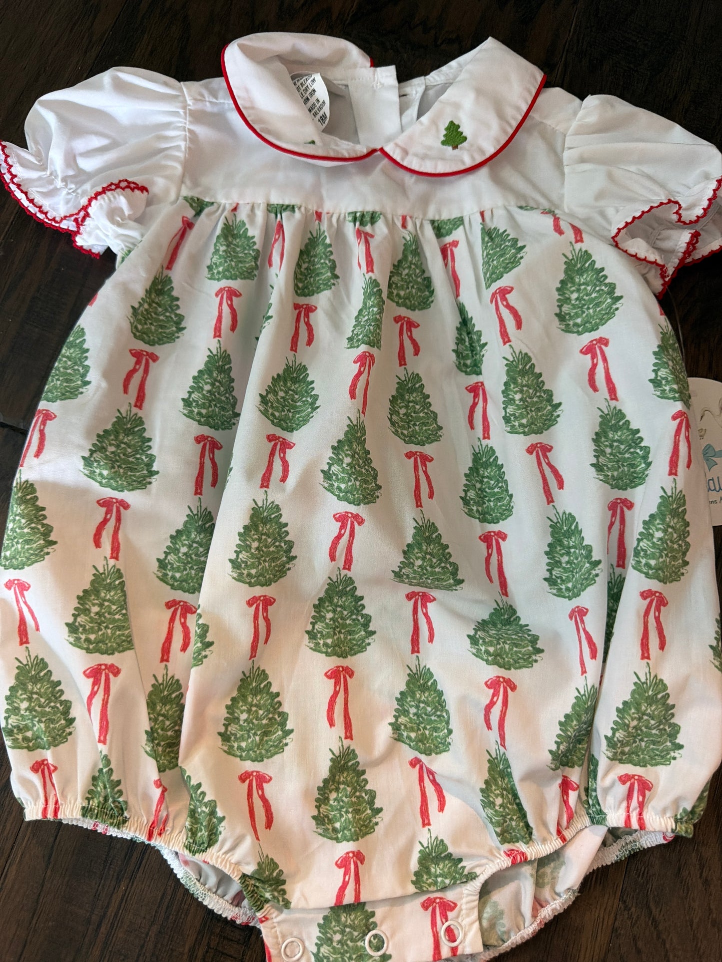 Sample Christmas Tree Embroidery Neck Bubble